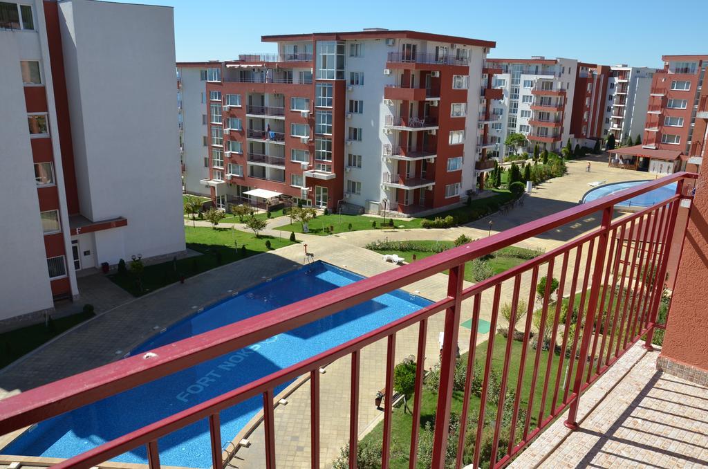 Single Private Apartments In Marina View Fort Beach Sveti Vlas Exterior photo