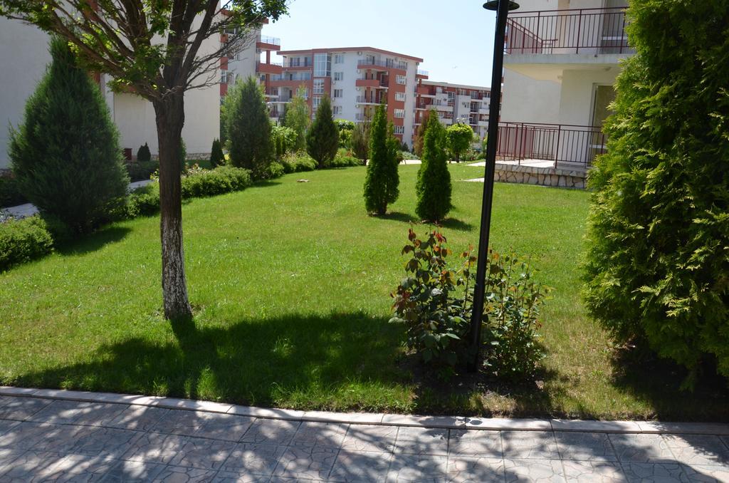 Single Private Apartments In Marina View Fort Beach Sveti Vlas Exterior photo