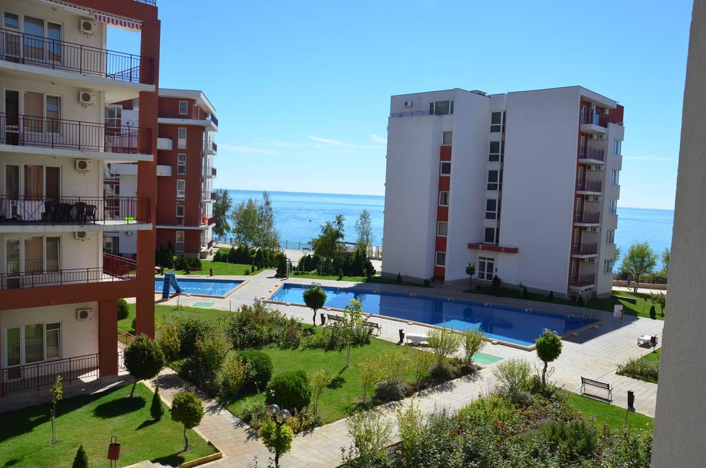 Single Private Apartments In Marina View Fort Beach Sveti Vlas Exterior photo