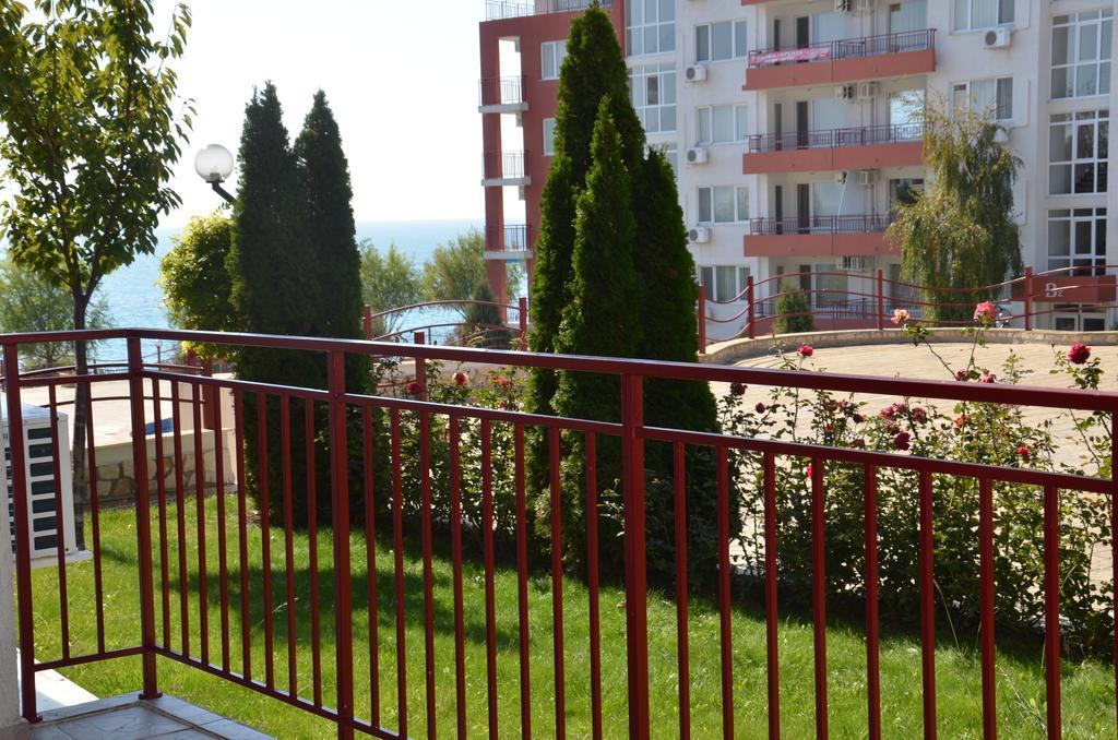 Single Private Apartments In Marina View Fort Beach Sveti Vlas Exterior photo