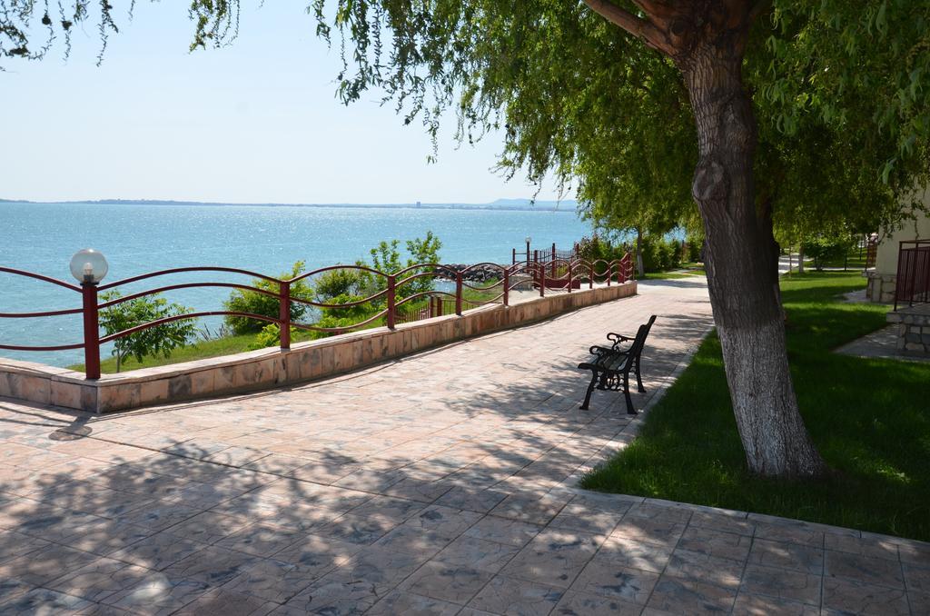 Single Private Apartments In Marina View Fort Beach Sveti Vlas Exterior photo